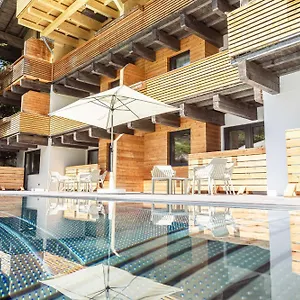 Aparthotel By Alps, Saalbach